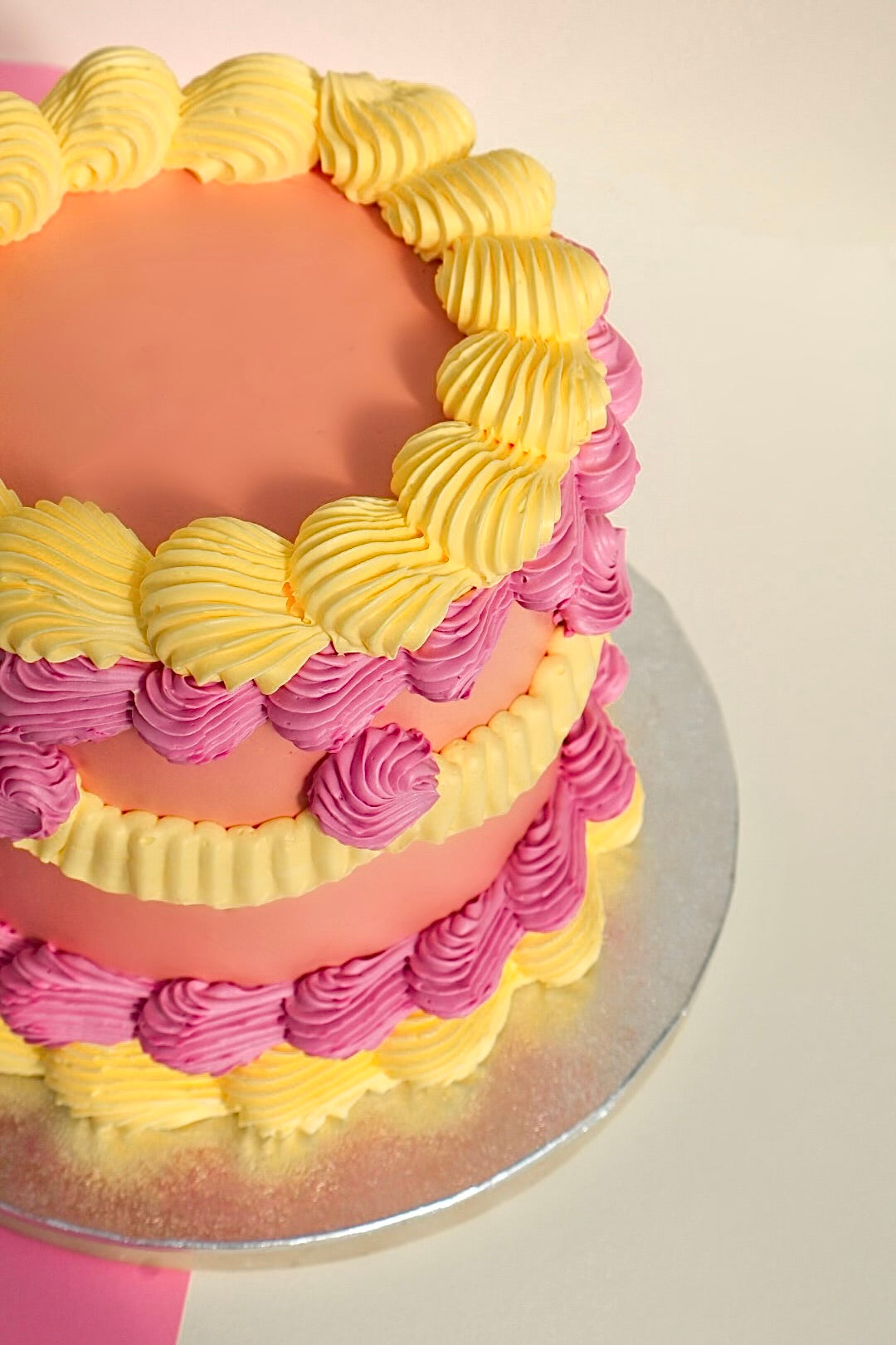 6" Classic Vintage Piped Cake