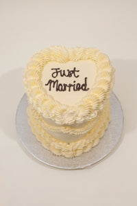 Vintage Piped Cake